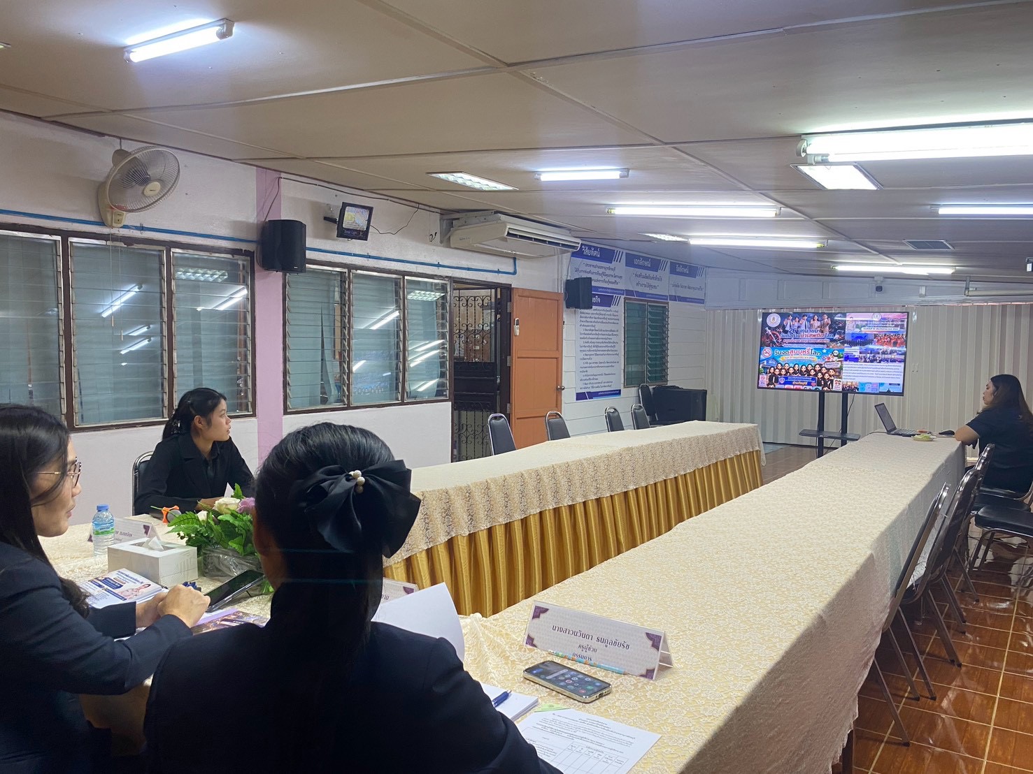 การประเมินผลการปฏิบัติงานของพนักงานจ้างเหมาบริการ ตำแหน่งบรรณารักษ์จ้างเหมา