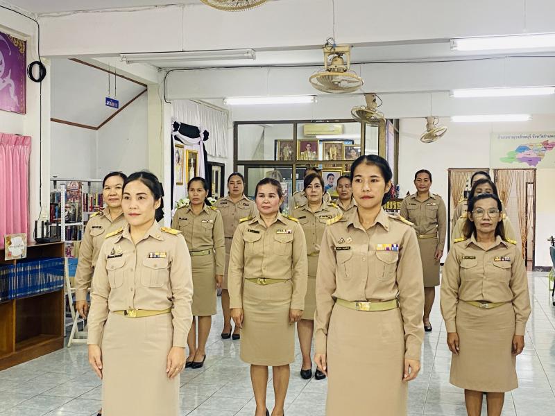 2. ทำกิจกรรมเคารพรงชาติ และร้องเพลงชาติไทย เนื่องในวันพระราชทานธงชาติไทย 