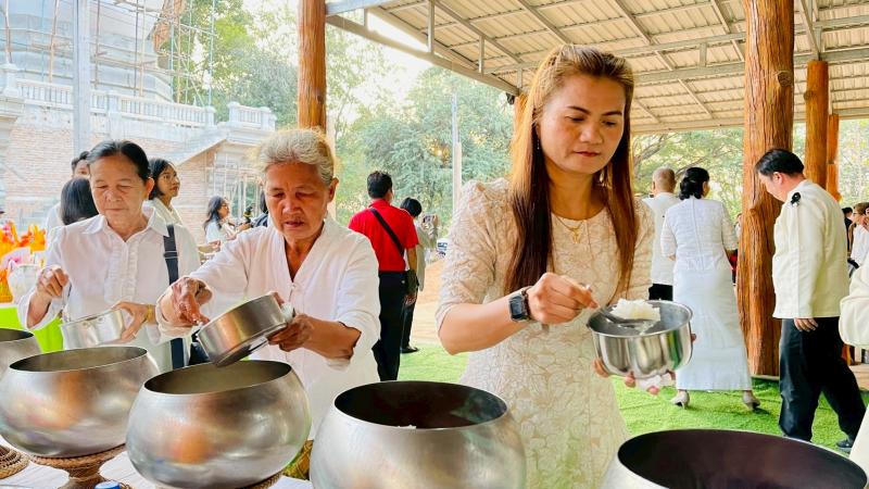2. ทำบุญในวันธรรมสวนะ (วันพระใหญ่) 