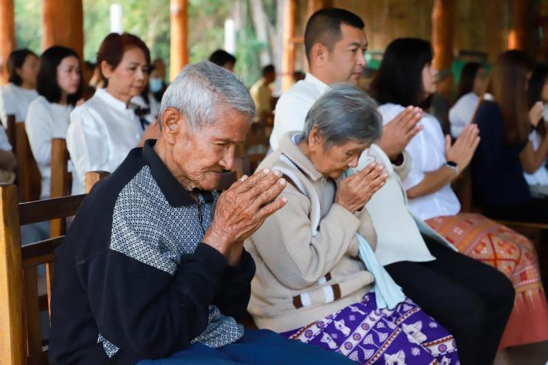 4. ทำบุญในวันธรรมสวนะ (วันพระใหญ่) 