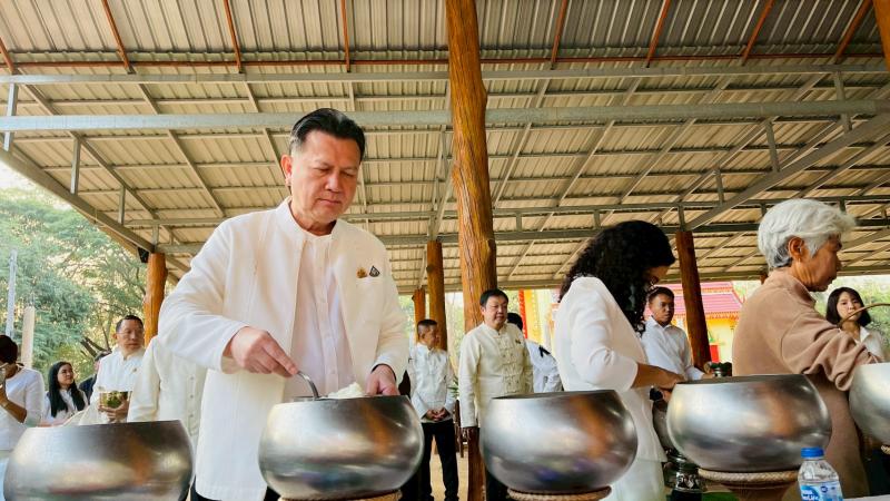 7. ทำบุญในวันธรรมสวนะ (วันพระใหญ่) 