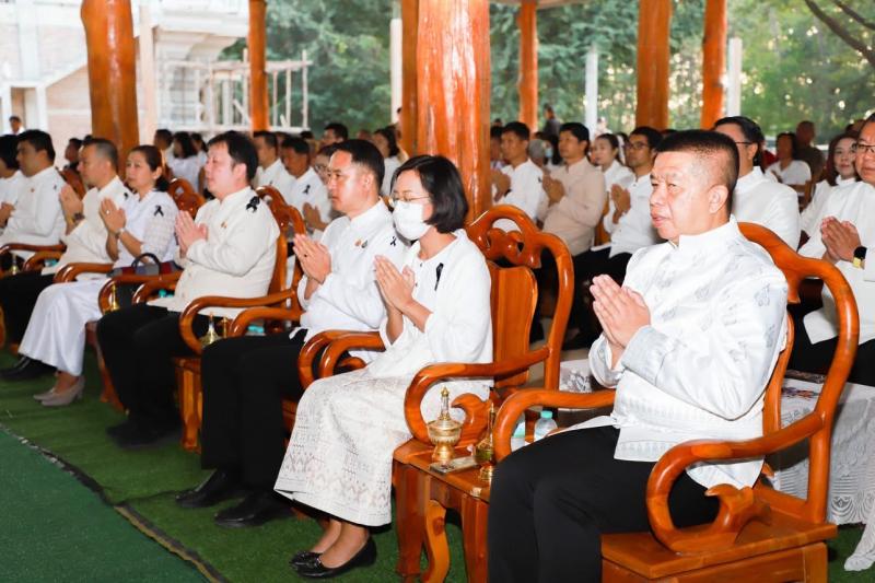 12. ทำบุญในวันธรรมสวนะ (วันพระใหญ่) 