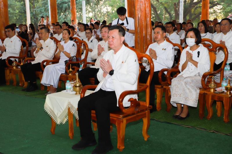 13. ทำบุญในวันธรรมสวนะ (วันพระใหญ่) 