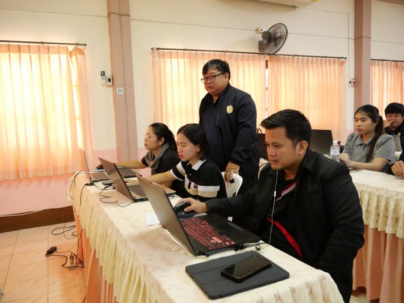 2. วิทยากรให้ความรู้ในโครงการอบรมและพัฒนาศักยภาพบุคลากรฯ หลักสูตรการประยุกต์ใช้งานระบบ edu kpp ด้วย AI