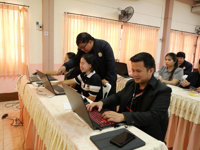 19. วิทยากรให้ความรู้ในโครงการอบรมและพัฒนาศักยภาพบุคลากรฯ หลักสูตรการประยุกต์ใช้งานระบบ edu kpp ด้วย AI