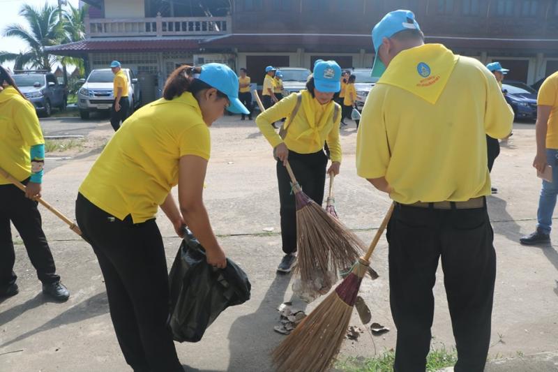 5. กศน.กำแพงเพชร ร่วมกิจกรรมจิตอาสาพัฒนาปรับภูมิทัศน์ ทำความสะอาด ศาสนสถาน ถวายพระราชกุศลและน้อมรำลึก เนื่องในโอกาสวันคล้ายวันพระ