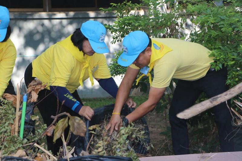 4. ร่วมการจัดกิจกรรมจิตอาสาพัฒนาปรับภูมิทัศน์ ทำความสะอาดโรงเรียน เพื่อถวายพระราชกุศลและน้อมรำลึกเนื่องในโอกาสวันคล้ายวันสวรรคตพระบาทสมเด็จพระมงกุฎเกล้าเจ้าอยู่หัว (วันสมเด็จพระมหาธีรราชเจ้า)