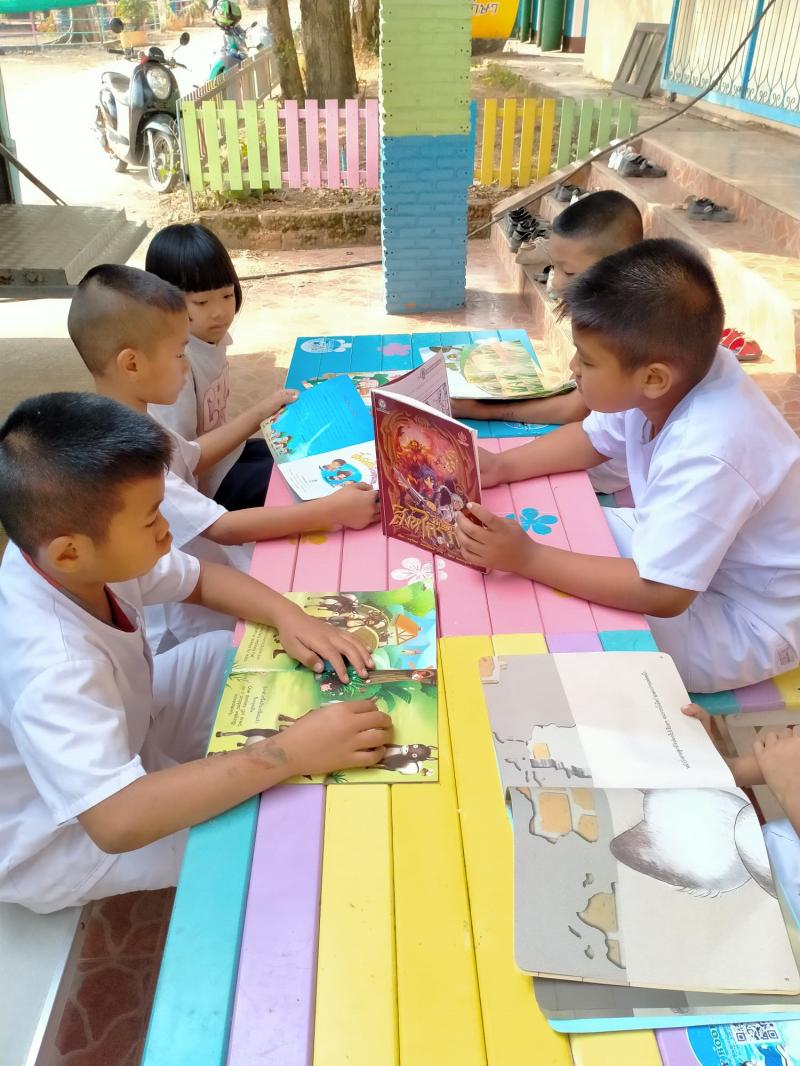 2. กิจกรรมห้องสมุดเคลื่อนที่ในโครงการส่งเสริมการอ่านการเรียนรู้ กศน.จังหวัดกำแพงเพชร อำเภอเมืองกำแพงเพชร