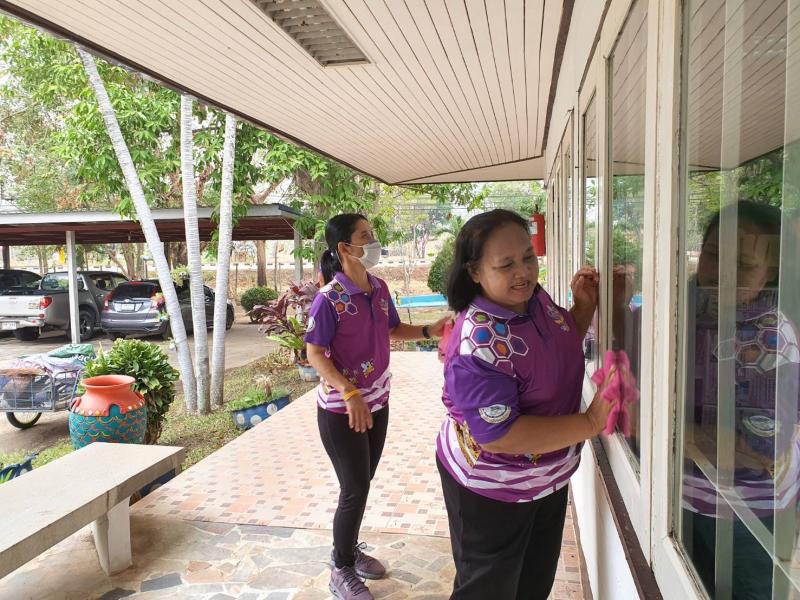 9. บุคลากร สำนักงาน กศน. จังหวัดกำแพงเพชร ทำกิจกรรม 5ส ป้องกันการแพร่ระบาดของโรคติดเชื้อไวรัสโคโรนา โควิท -19 (COVID-19)