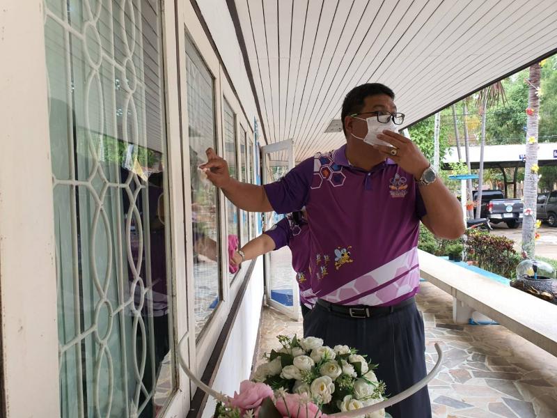 12. บุคลากร สำนักงาน กศน. จังหวัดกำแพงเพชร ทำกิจกรรม 5ส ป้องกันการแพร่ระบาดของโรคติดเชื้อไวรัสโคโรนา โควิท -19 (COVID-19)