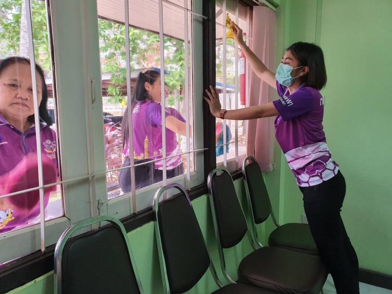 14. บุคลากร สำนักงาน กศน. จังหวัดกำแพงเพชร ทำกิจกรรม 5ส ป้องกันการแพร่ระบาดของโรคติดเชื้อไวรัสโคโรนา โควิท -19 (COVID-19)