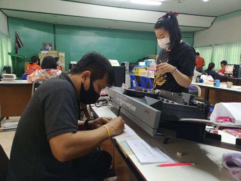 5. สำนักงาน กศน.จังหวัดกำแพงเพชร ตรวจกระดาษคำตอบ การสอบวัดผลสัมฤทธิ์ ปลายภาคเรียนที่ 2 ปีการศึกษา 2562