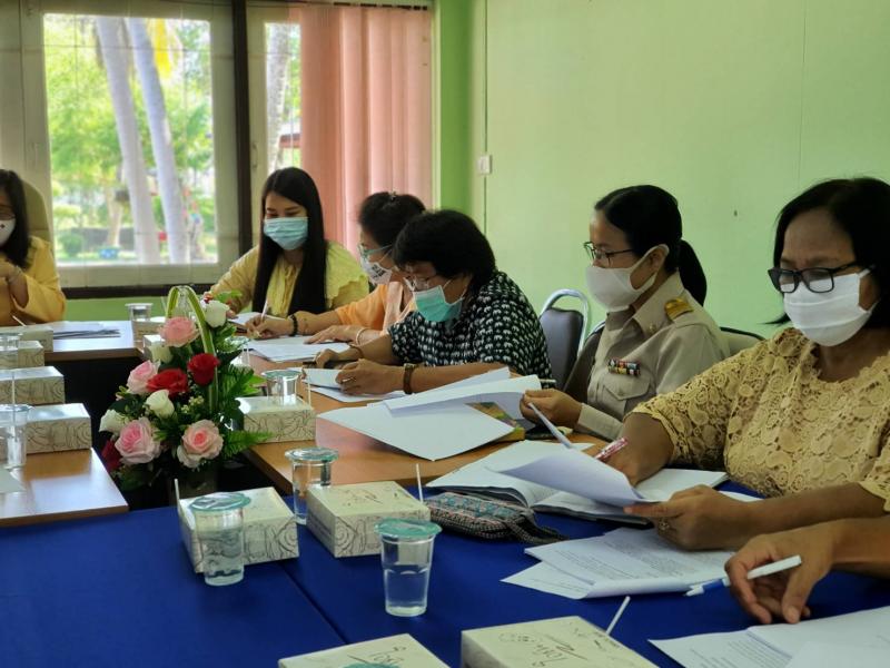 7. ผู้อำนวยการสำนักงาน กศน. จังหวัดกำแพงเพชร เข้าร่วมประชุมข้าราชการครู เพื่อพิจารณาจัดทำหลักสูตรการอบรมข้าราชการ สายผู้สอน ประจำปี 2563 