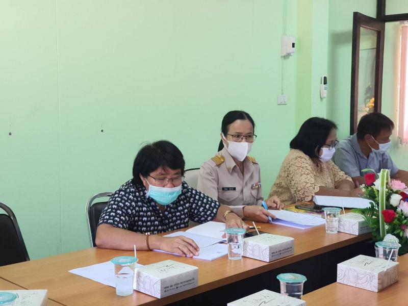 15. ผู้อำนวยการสำนักงาน กศน. จังหวัดกำแพงเพชร เข้าร่วมประชุมข้าราชการครู เพื่อพิจารณาจัดทำหลักสูตรการอบรมข้าราชการ สายผู้สอน ประจำปี 2563 