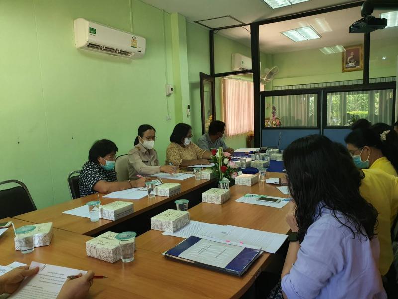 18. ผู้อำนวยการสำนักงาน กศน. จังหวัดกำแพงเพชร เข้าร่วมประชุมข้าราชการครู เพื่อพิจารณาจัดทำหลักสูตรการอบรมข้าราชการ สายผู้สอน ประจำปี 2563 