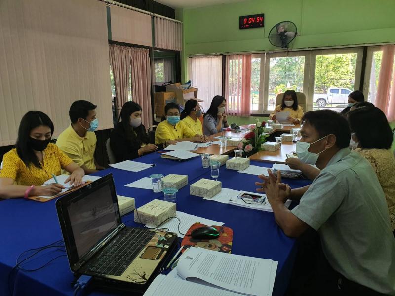 19. ผู้อำนวยการสำนักงาน กศน. จังหวัดกำแพงเพชร เข้าร่วมประชุมข้าราชการครู เพื่อพิจารณาจัดทำหลักสูตรการอบรมข้าราชการ สายผู้สอน ประจำปี 2563 