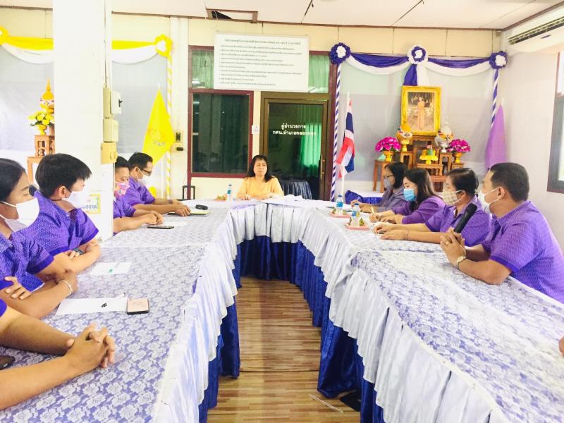 18. สำนักงาน กศน .จังหวัดกำแพงเพชร เข้านิเทศหลักสูตรอาชีพการทำกระเป๋าจากผ้าขาวม้า และนิเทศการเตรียมความพร้อมการจัดกระบวนการเรียนรู้หลักสูตร กศน. 2551 ณ กศน.อำเภอคลองขลุง       