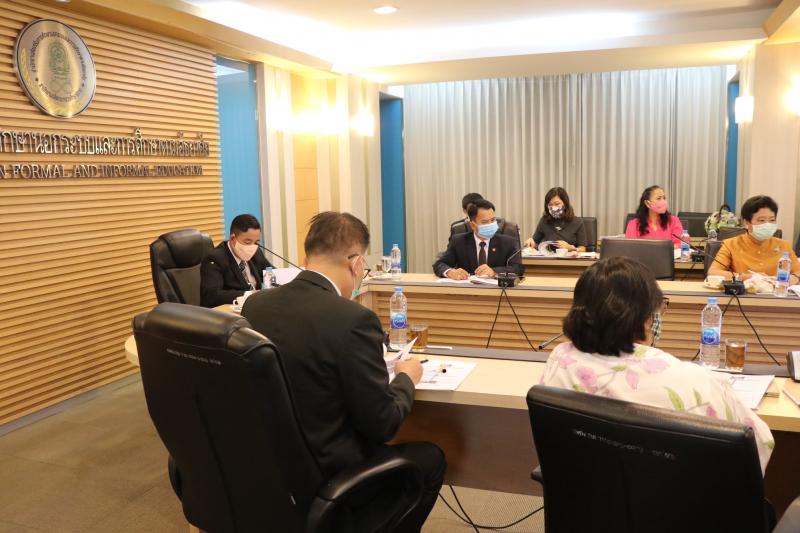 10. ผู้อำนวยการสำนักงาน กศน.กำแพงเพชร ร่วมการประชุมแผนเตรียมการจัดงานถวายผ้าพระกฐินพระราชทาน ประจำปี 2563 