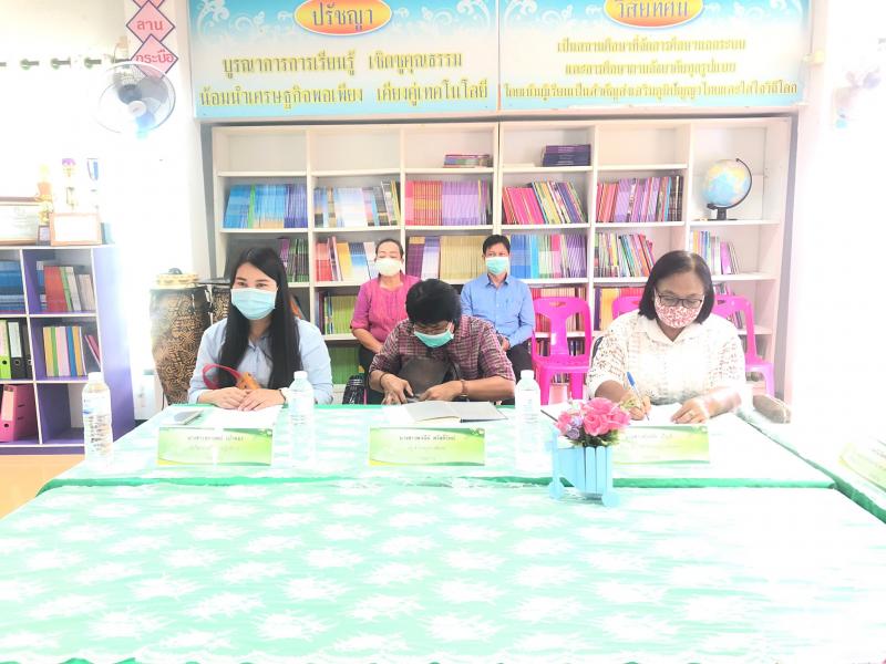 13. สำนักงาน กศน .จังหวัดกำแพงเพชร เข้าตรวจประเมินคัดเลือก กศน.ตำบลต้นแบบ 5 ดีพรีเมียม กศน.ตำบลลานกระบือ 