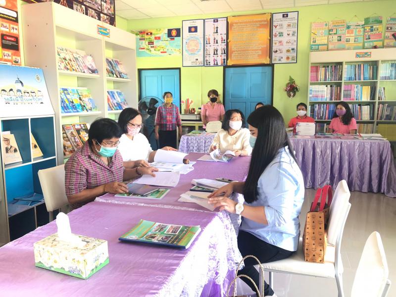 12. สำนักงาน กศน .จังหวัดกำแพงเพชร เข้าตรวจประเมินคัดเลือก กศน.ตำบลต้นแบบ 5 ดีพรีเมียม กศน.ตำบลหนองทอง