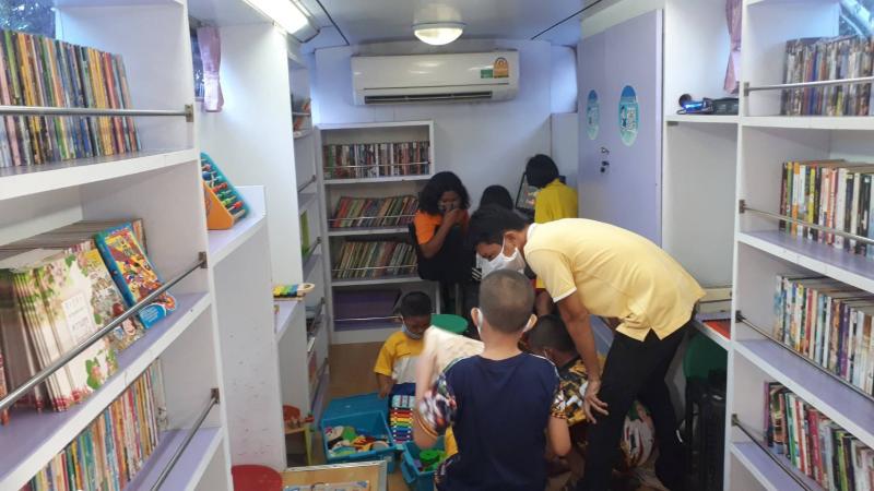 12. สำนักงาน กศน.จังหวัดกำแพงเพชร ร่วมโครงการหน่วยบำบัดทุกข์ บำรุงสุข สร้างรอยยิ้มให้ประชาชน