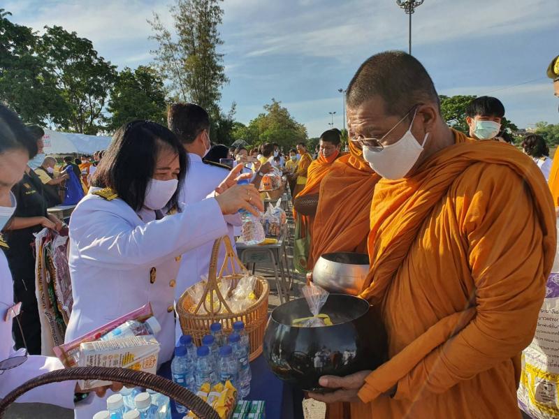 5. สำนักงาน สำนักงาน กศน.กำแพงเพชร ร่วมกิจกรรมเฉลิมพระเกียรติพระบาทสมเด็จพระเจ้าอยู่หัวฯ