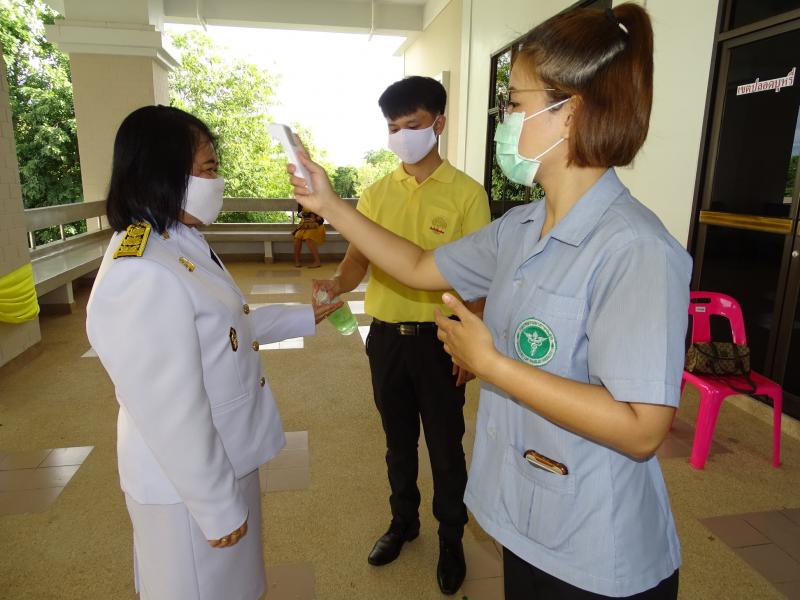 9. สำนักงาน สำนักงาน กศน.กำแพงเพชร ร่วมกิจกรรมเฉลิมพระเกียรติพระบาทสมเด็จพระเจ้าอยู่หัวฯ