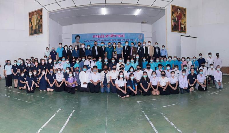 10. ผู้อำนวยการสำนักงาน กศน.จังหวัดกำแพงเพชร เข้าร่วมการประชาพิจารณ์ ความคาดหวังที่มีต่อรัฐบาลและกระทรวงศึกษาธิการในการพัฒนาการศึกษา กศน