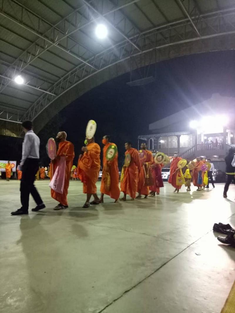 7. สำนักงาน กศน.จังหวัดกำแพงเพชร ร่วมพิธีทอดผ้าป่าแถว เนื่องในงาน 