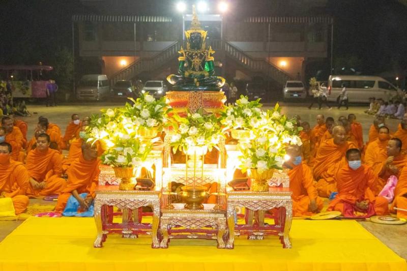 11. สำนักงาน กศน.จังหวัดกำแพงเพชร ร่วมพิธีทอดผ้าป่าแถว เนื่องในงาน 