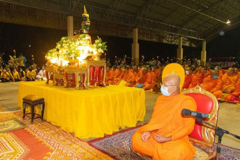 12. สำนักงาน กศน.จังหวัดกำแพงเพชร ร่วมพิธีทอดผ้าป่าแถว เนื่องในงาน 