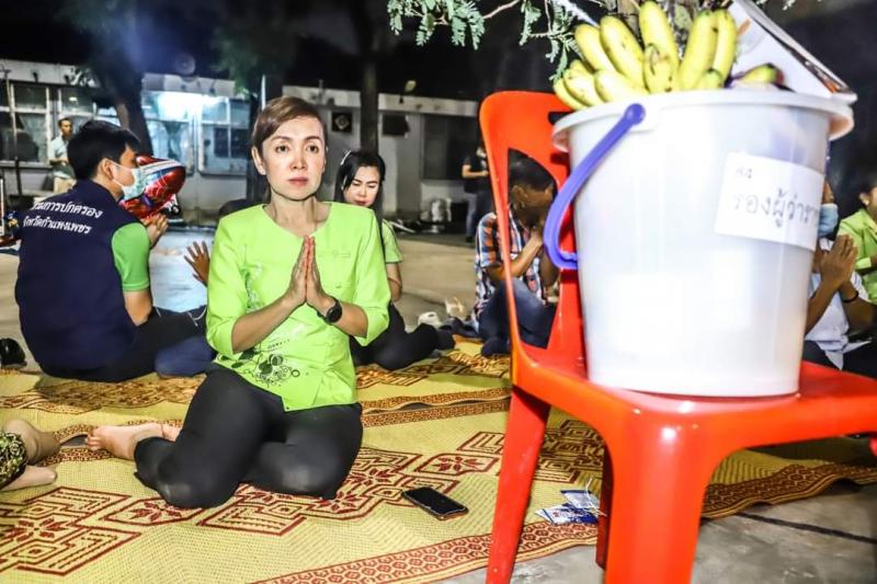 16. สำนักงาน กศน.จังหวัดกำแพงเพชร ร่วมพิธีทอดผ้าป่าแถว เนื่องในงาน 