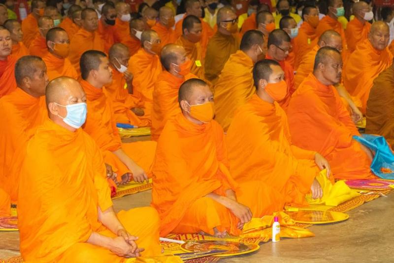 18. สำนักงาน กศน.จังหวัดกำแพงเพชร ร่วมพิธีทอดผ้าป่าแถว เนื่องในงาน 