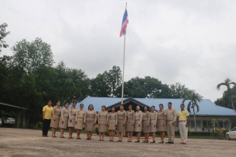 8. สำนักงาน กศน.จังหวัดกำแพงเพชร ร่วมกิจกรรมวันพระราชทานธงชาติไทย