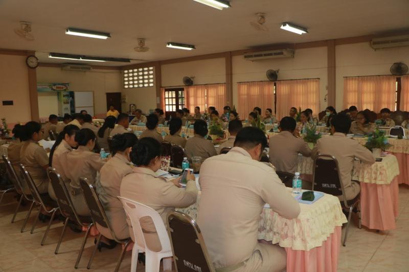 8.  นางคนึงนิตย์ วันนิตย์ ผู้อำนวยการสำนักงาน กศน.จังหวัดกำแพงเพชร เข้าร่วมการประชุมผู้บริหาร ข้าราชการ หัวหน้ากลุ่มงานพนักงานราชการและบุคลากรสำนักงาน กศน.จังหวัดกำแพงเพชร