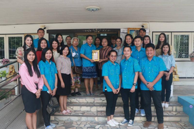 12. นางสาวชโรทัย ปัญติ ศึกษานิเทศก์ชำนาญการพิเศษ และบุคลากร กศน.จังหวัดกำแพงเพชรต้อนรับคณะศึกษาดูงานจาก สำนักงาน กศน.จังหวัดสุพรรณบุรี