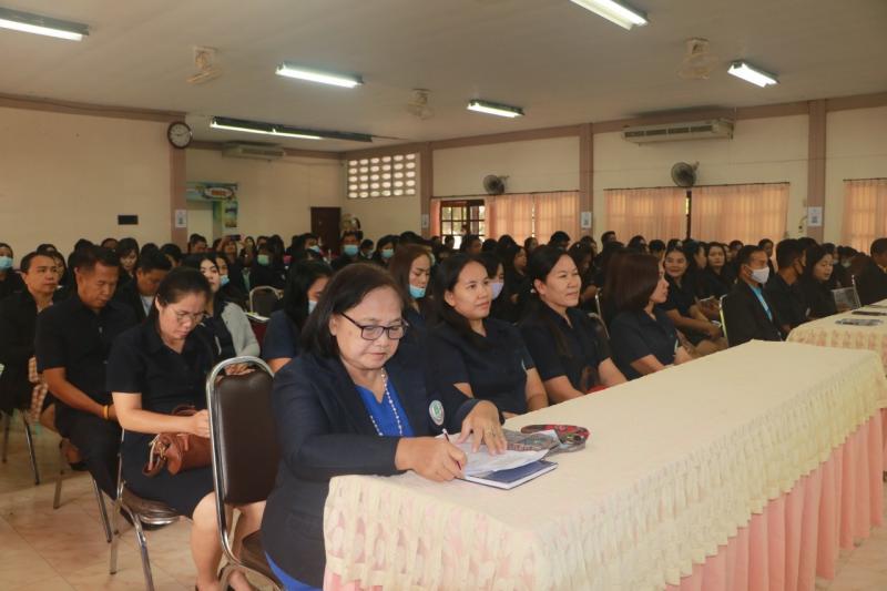 9. โครงการอบรมให้ความรู้พัฒนาบุคลากร ด้านการปฏิบัติงานและสิทธิประโยชน์ของพนักงานราชการ สำนักงาน กศน.จังหวัดกำแพงเพชร