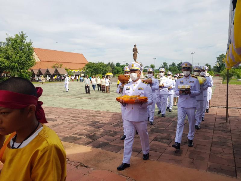 10. เข้าร่วมพิธีถวายผ้าพระกฐินพระราชทาน ประจำปี 2563