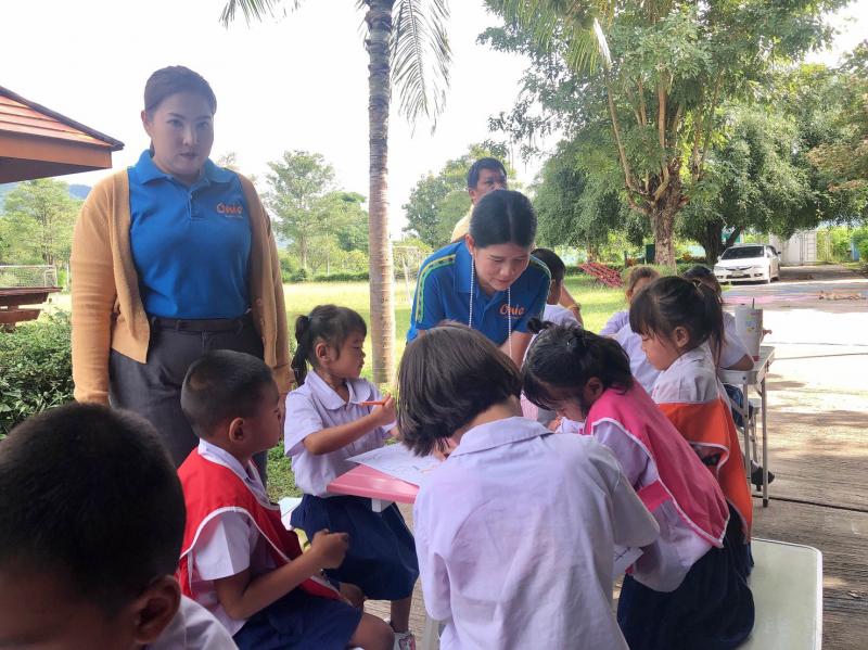 12. สำนักงาน กศน.จังหวัดกำแพงเพชร มอบหนังสือจำนวน 2,120 เล่ม แก่โรงเรียนบ้านคลองปลาสร้อย อำเภอปางศิลาทอง จังหวัดกำแพงเพชร