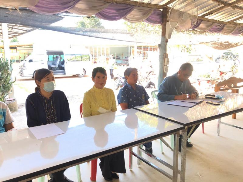 9.  ร่วมเปิดโครงการขยายผลโครงการอันเนื่องมาจากพระราชดำริ ณ ศูนย์เรียนรู้ปรัชญาของเศรษฐกิจพอเพียง  บ้านหนองบง ต.โกสัมพีนคร อ.โกสัมพีนคร