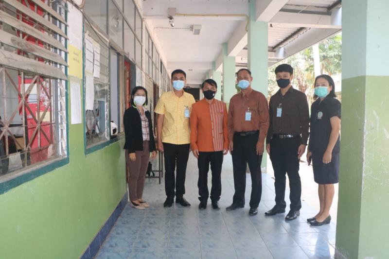 5. นายพีระพงษ์ รุ่งเรืองศิลป์ รักษาการ ผู้อำนวยการสำนักงาน กศน.จังหวัดกำแพงเพชร พร้อมด้วยคณะนิเทศของสำนักงาน กศน.จังหวัดกำแพงเพชรนิเทศสนามสอบ N-net 2/2563