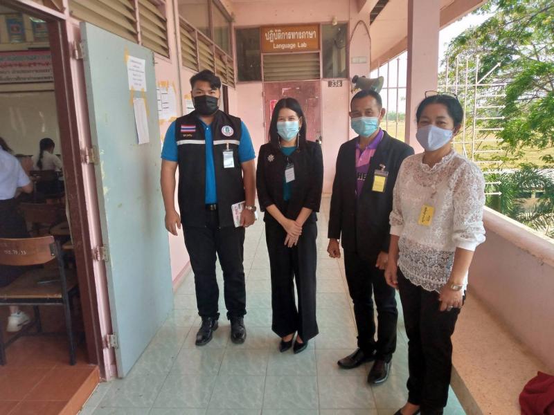 8. นายพีระพงษ์ รุ่งเรืองศิลป์ รักษาการ ผู้อำนวยการสำนักงาน กศน.จังหวัดกำแพงเพชร พร้อมด้วยคณะนิเทศของสำนักงาน กศน.จังหวัดกำแพงเพชรนิเทศสนามสอบ N-net 2/2563