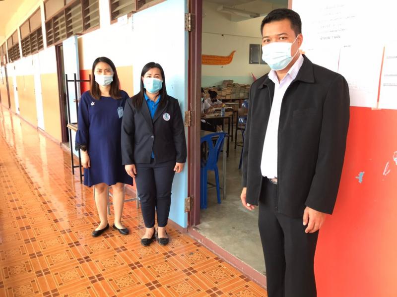 10. นายพีระพงษ์ รุ่งเรืองศิลป์ รักษาการ ผู้อำนวยการสำนักงาน กศน.จังหวัดกำแพงเพชร พร้อมด้วยคณะนิเทศของสำนักงาน กศน.จังหวัดกำแพงเพชรนิเทศสนามสอบ N-net 2/2563