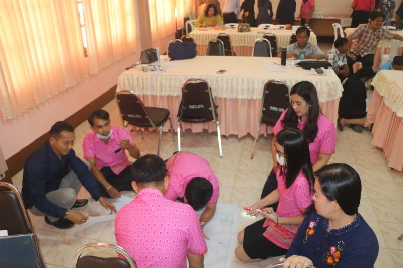 9. สำนักงาน กศน.จังหวัดกำแพงเพชร จัดโครงการให้ความรู้ตามหลักทฤษฎีใหม่ประยุกต์สู่ “โคก หนอง นา โมเดล”