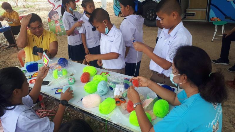 8. กิจกรรม  ส่งเสริมการอ่าน สานสัมพันธ์พี่กับน้อง ภาคเรียนที่ 2/2563  ณ โรงเรียนยั่งยืนราษฎร์วิทยา ตำบลหนองแม่กลอง อำเภอไทรงาม  จังหวัดกำแพงเพชร 