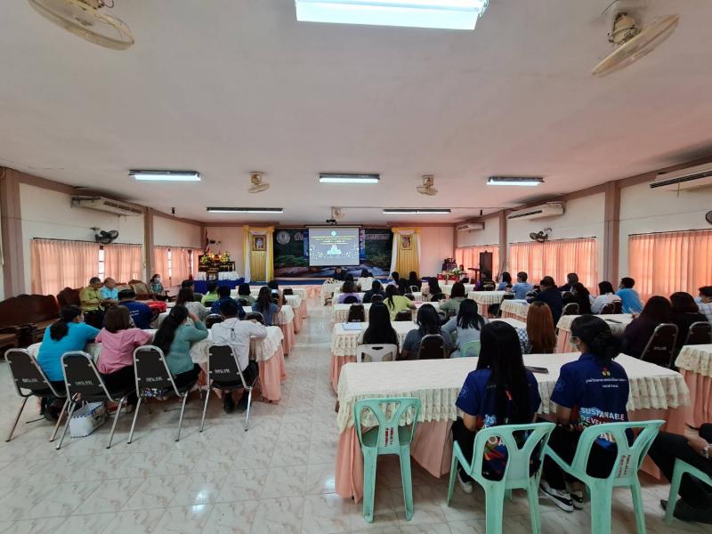 3. โครงการอบรมเชิงปฏิบัติการเพิ่มศักยภาพการจัดกิจกรรมการเรียนรู้ทางวิทยาศาสตร์ Science show สำหรับบุคลากรในสังกัด กศน.จังหวัดกำแพงเพชร