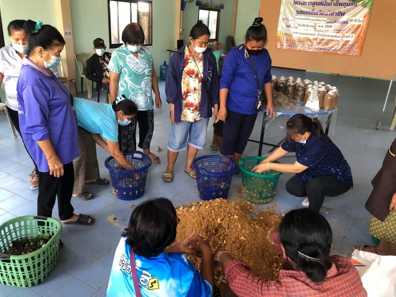 1.  คณะนิเทศ สนง.กศน.จังหวัดกำแพงเพชรโดย นางสาวชโรทัย  ปัญติ ศึกษานิเทศชำนาญการพิเศษ นางสาวสุภาภรณ์ หาญสำเภา นักวิชาการศึกษาปฏิบัติการ และนางสาวจินดารัตน์  ทับทิม นักวิชาการศึกษา นิเทศการจัดกิจกรรม