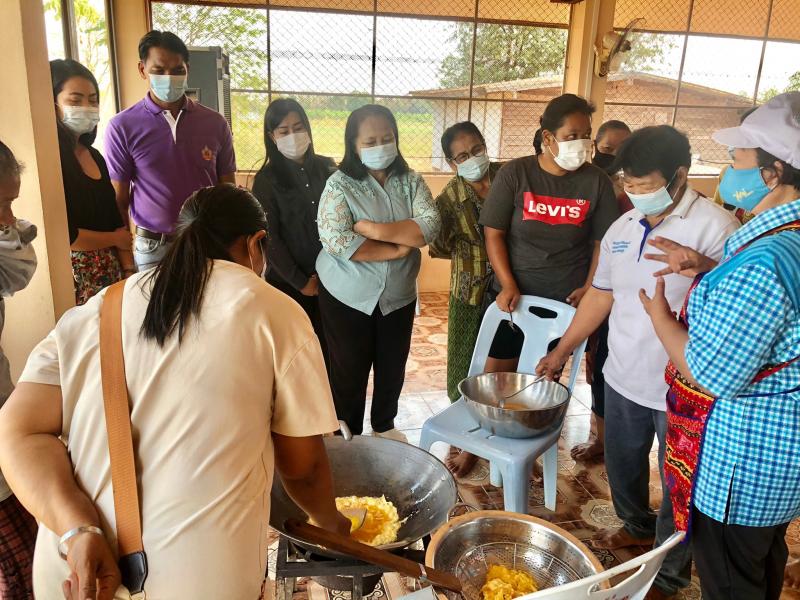 9.  คณะนิเทศ สนง.กศน.จังหวัดกำแพงเพชรโดย นางสาวชโรทัย  ปัญติ ศึกษานิเทศชำนาญการพิเศษ นางสาวสุภาภรณ์ หาญสำเภา นักวิชาการศึกษาปฏิบัติการ และนางสาวจินดารัตน์  ทับทิม นักวิชาการศึกษา นิเทศการจัดกิจกรรม