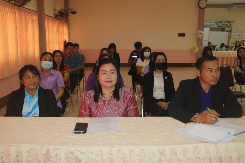 7. นายพีระพงษ์ รุ่งเรืองศิลป์ รักษาการผู้อำนวยการ กศน.จังหวัดกำแพงเพชร เป็นประธานเปิดโครงการอบรมพัฒนาบุคลากร เรื่องการพัฒนาบุคลิกภาพและเทคนิคการพูดเพื่อสร้างการปฏิบัติงานอย่างมีประสิทธิภาพ 