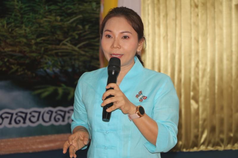 4. นายพีระพงษ์ รุ่งเรืองศิลป์ รักษาการผู้อำนวยการ กศน.จังหวัดกำแพงเพชร เป็นประธานเปิดโครงการอบรมพัฒนาบุคลากร เรื่องการพัฒนาบุคลิกภาพและเทคนิคการพูดเพื่อสร้างการปฏิบัติงานอย่างมีประสิทธิภาพ 